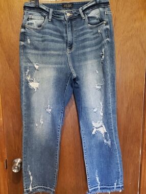 Judy Blue Distressed Medium Blue Jeans